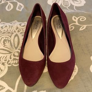Alfani Step n Flex Suede Slip on. Cranberry Burgundy Red Size 5 Like New